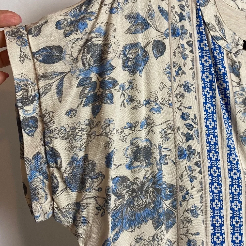 Chenault Womenʻs Cream | Blue Split Neck Button Down Short Sleeve Blouse Large